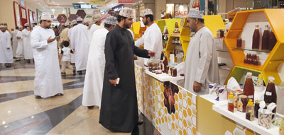 سوق العسل العماني الخامس يحقق مبيعات تجاوزت 65 ألف ريال عماني