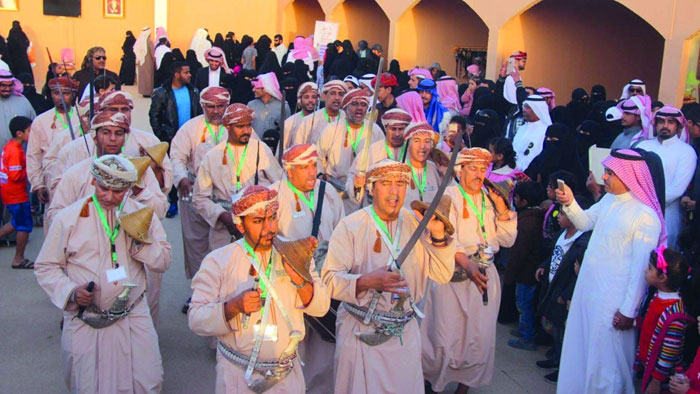 "الشهباء للفنون الشعبية" تقدم الأهازيج العمانية في "مهرجان الجنادرية الـ 30" بالرياض