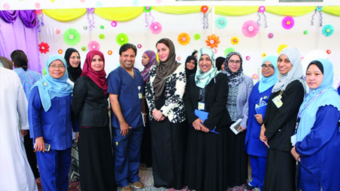 مستشفى جامعة السلطان قابوس ينظم برامج توعوية حول السرطان