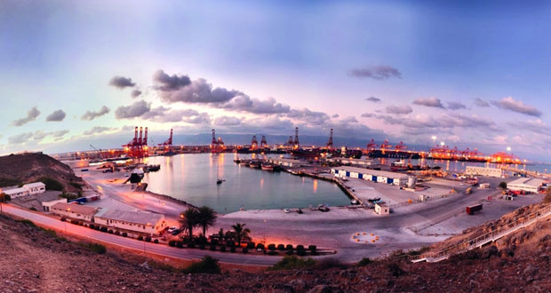 2.2 مليار ريال عماني فائضا بالميزان التجاري للسلطنة بنهاية 2015