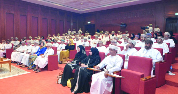 (الدولة) يناقش الاستراتيجية الوطنية للتعليم