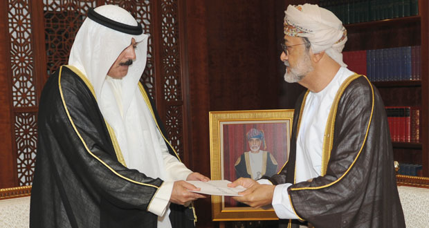 جلالة السلطان يتلقى رسالة خطية من أمير الكويت