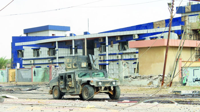 القوات العراقية تطرد الإرهابيين من هيت ومقتل 46 (داعشيا) في غارات جوية