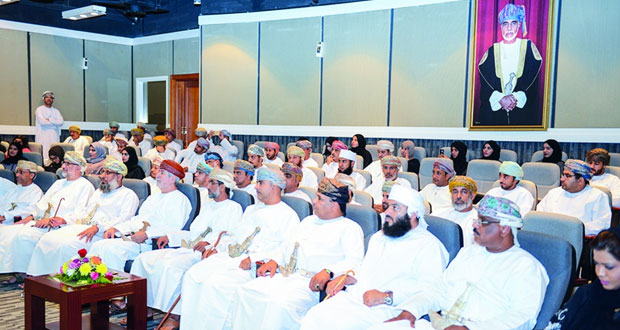 وزير البيئة والشؤون المناخية يكرم الفائزين فـي مسابقة الخطابة البيئية