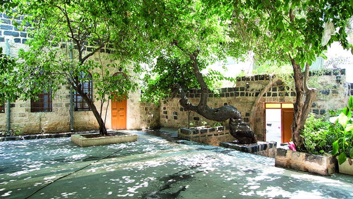 بيت عرار الثقافي بإربد .. روح الشاعر إذ تظلّل المكان