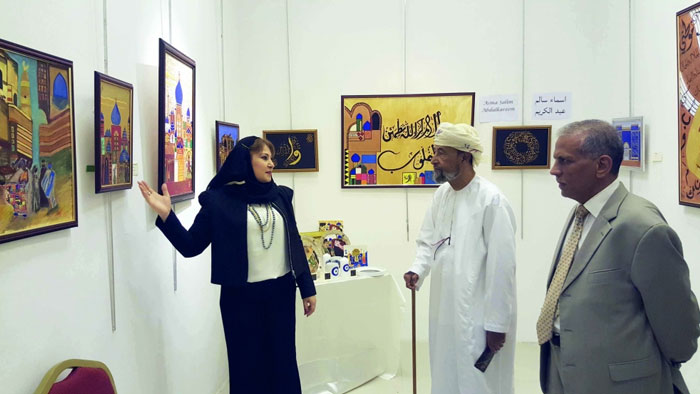 "عيون بغداد" معرض فني تشكيلي يقترب من الإنسان والتفاصيل اليومية العراقية