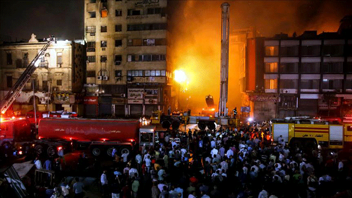 مصر: عشرات الجرحى بحريق هائل وسط القاهرة 
