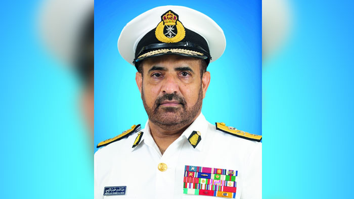 قائد البحرية السلطانية العمانية يعود الى البلاد
