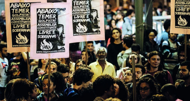 أزمة البرازيل: روسيف تتهم نائبها بـ(الخيانة) وتعتبر حكومته بـ (غير شرعية)