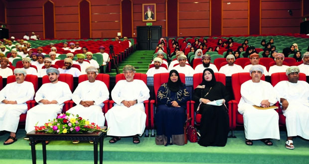 300 تربوي يناقشون لائحة شؤون الطلاب بالمدارس الحكومية وكيل التخطيط التربوي وتنمية