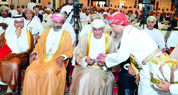 افتتاح أعمال مؤتمر الاستثمار في قطاع النخيل والتمور (الواقع والآفاق)