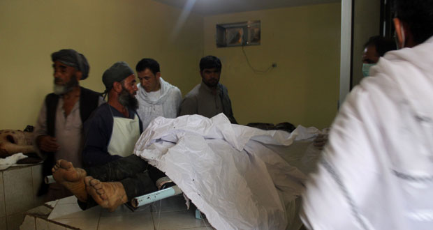 أفغانستان : 16 قتيلا وعشرات الرهائن في هجوم (طالباني) على حافلات