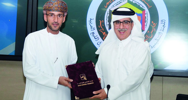 السلطنة تسلم اللجنة التنظيمية الخليجية إلى دولة قطر