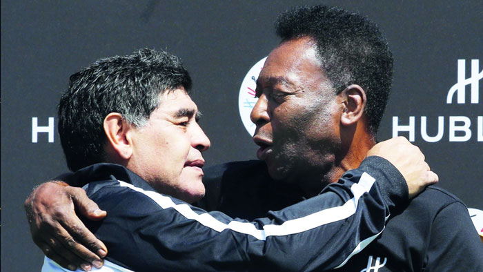 مارادونا وبيليه يلتقيان في مباراة ودية بباريس