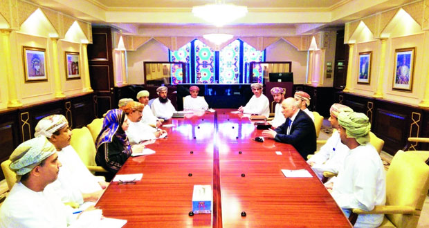 قريبا .. مواقف سيارات جامعة السلطان قابوس تنتج الكهرباء من الطاقة الشمسية بطاقة 172 كيلو وات