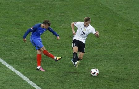 يورو 2016: فرنسا الى نهائي البطولة بثنائية جيرزمان