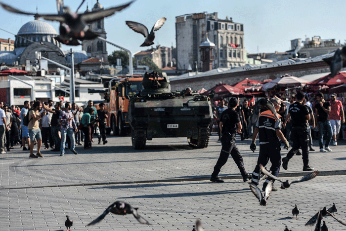 تركيا: الاف المعتقلين على خلفية "الانقلاب"