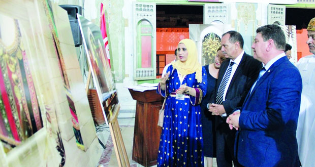 تواصل فعاليات الأسبوع الثقافـي العماني &laquo;صفاقس بعيون عُمانية&raquo; وندوة &laquo;الفنّ التشكيلي العماني : الراهن والرهانات&raquo; تقدم أوراقها
