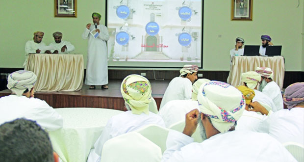 بلدية نـزوى تفوز بالمسابقة الثقافية لفئتي الذكور والإناث ببلديات الداخلية