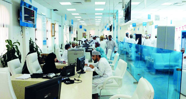 (التجارة والصناعة) تعلن عن توفير موظفين لإنجاز معاملات المستثمرين عبر المجمعات التجارية بدءا من الإثنين القادم