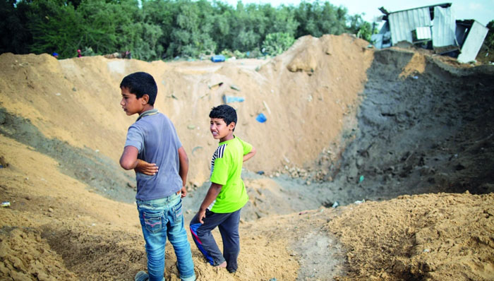  الاحتلال يشن 50 غارة جوية ومدفعية على غزة .. وهدوء حذر