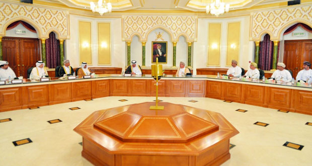 وفد قطري يطلع على تجربة بلدية مسقط فـي مجال العمل البلدي