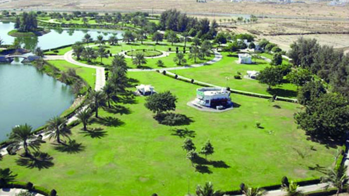 حدائق ومتنزهات محافظة مسقط تستقبل زوارها في أيام العيد بالبهجة والفرح