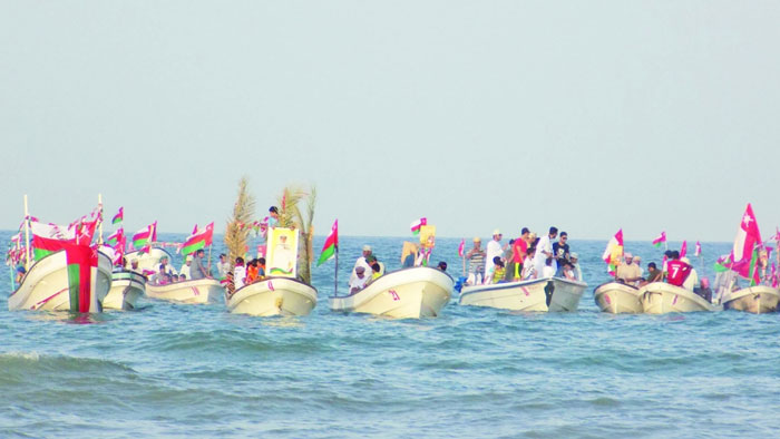 صــحار تختتم احتفالاتها بمهرجان بحري مقابل قلعة صحار التاريخية