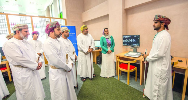 جامعة السلطان قابوس تفتتح مكتبة نور البصيرة