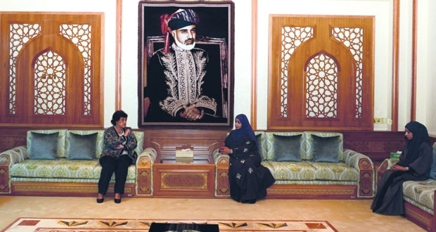 عائشة السيابية تستقبل مديرة معهد العلوم السياسية في لبنان