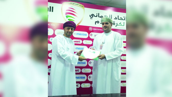 اتحاد الكرة الجديد يحتفي بمجلس إدارة اتحاد كرة القدم السابق