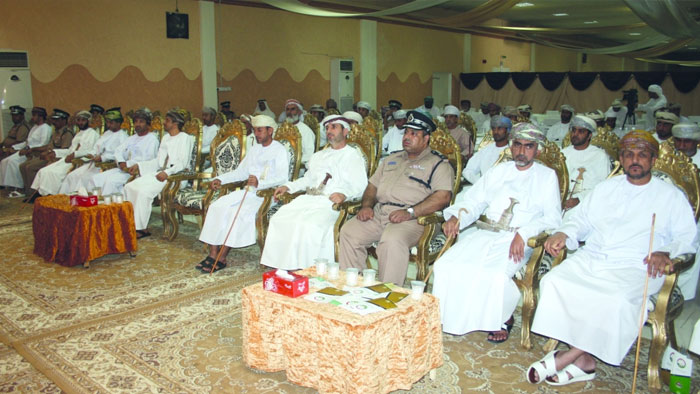 ندوة الفرص الاستثمارية في قطاع النقل البري بالبريمي تدعو لإنشاء هيئة مستقلة للنقل البري