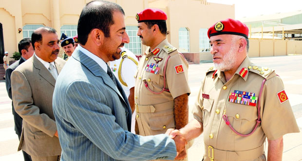قائد الجيش السلطاني العماني يتوجه إلى جمهورية الهند