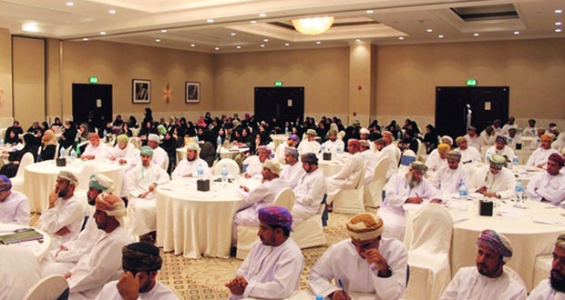 تعليمية مسقط تؤكد على الحفاظ على زمن التّعلّم بما يحقق أهداف الوزارة والمناهج 