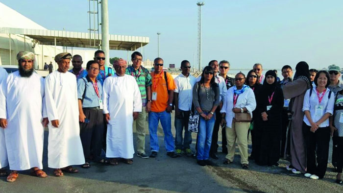 وفد من رابطة الدول المطلة على المحيط الهندي يتعرف على سير العمل في ميناء الصيد البحري بقريات