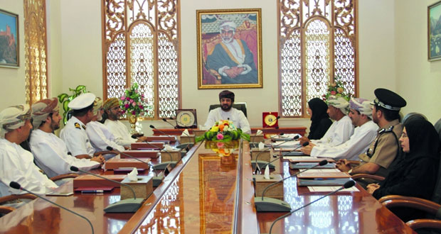 مناقشة تحسين وتطوير العملية التدريبية بمعهد الإدارة العامة