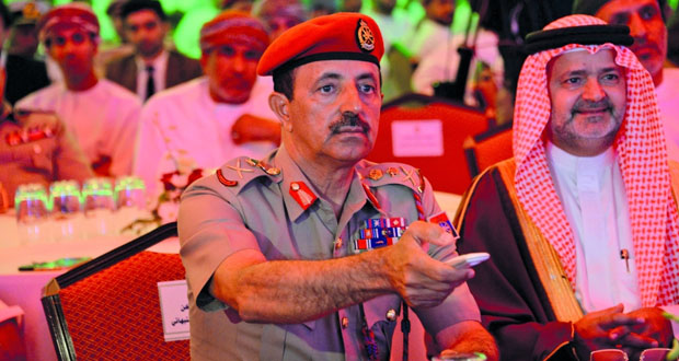 رئيس أركان قوات السلطان المسلحة يدشن كأس وتعويذة بطولة كأس العالم العسكرية الثانية (السيزم)