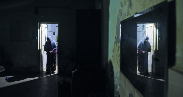 الاحتلال يغرق مركب صيد قبالة بحر غزة ويواصل عدوانه بالضفة