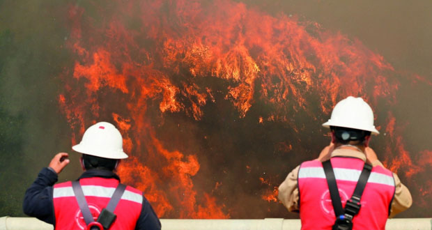 حريق غابات ضخم في تشيلي يلتهم عشرات المنازل
