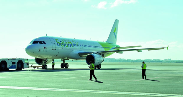  طيران السلام يدشن أولى رحلاته من صلالة إلى مسقط بواقع رحلتين يوميا