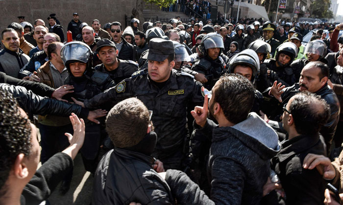 مصر: مقتل 8 عناصر أمنية بهجوم في الجنوب 