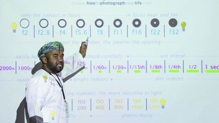 جماعة التصوير الضوئي بجامعة السلطان قابوس تقدم"الحلقات التخصصية السنوية"