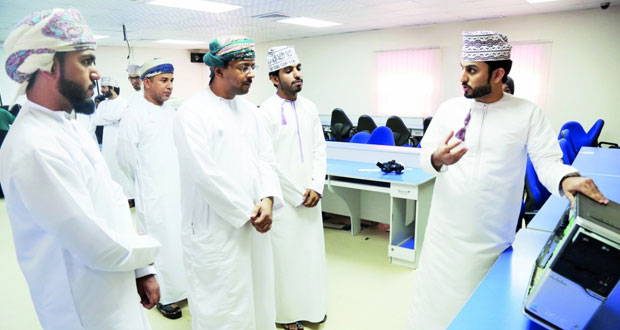 "تطبيقية صور" تدشن مبادرة الدعم التقني لصيانة أجهزة الحاسوب والهواتف الذكية