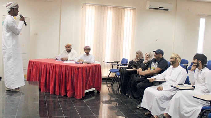 منافسات قوية تسجلها منافسات مسابقة الأندية للإبداع الشبابي بمحافظة مسقط 