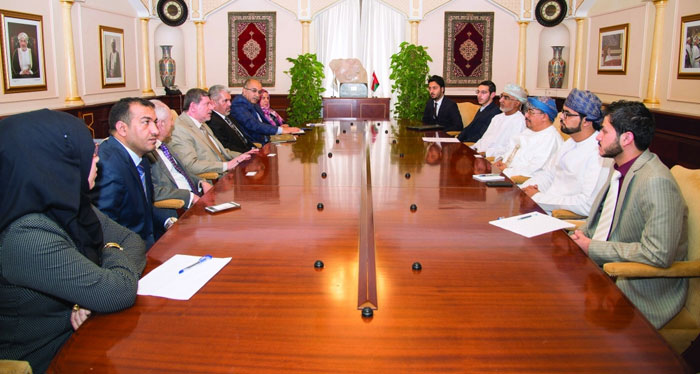  وفد من جامعة جابر بن حيان العراقية يزور جامعة السلطان قابوس