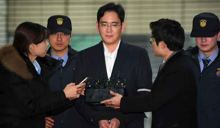 كوريا الجنوبية: توجيه الاتهام رسميا بالفساد الى وريث "سامسونج"
