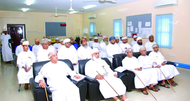 تدشين حملة توعية لإختيار المواد الدراسية بمدرسة الخوض للتعليم الأساسي بالسيب