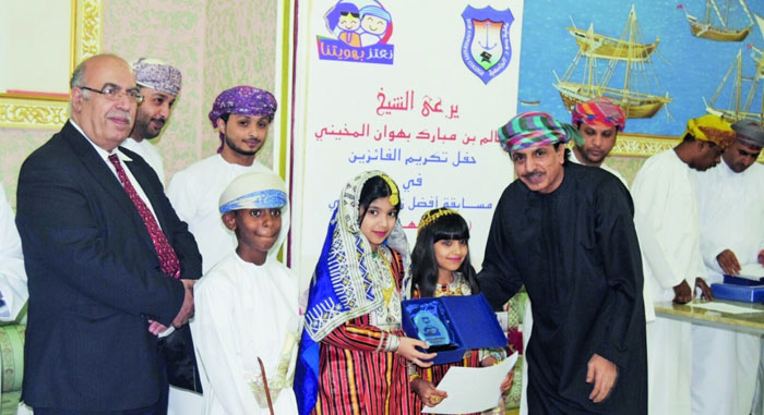 ختام مسابقة "أفضل زي عماني تقليدي للأطفال" بصور تحت شعار "نعتز بهويتنا"