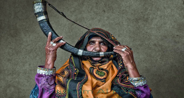 "المرأة العمانية بين الفن والشجاعة" تجسد قوتها وثباتها وحضورها ودورها وبصمتها في الحياة