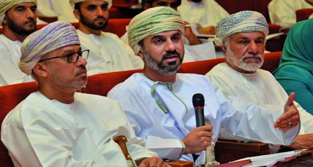 استراتيجيات العمل البرلماني المعاصر في حلقة عمل بـ(مجلس عمان)